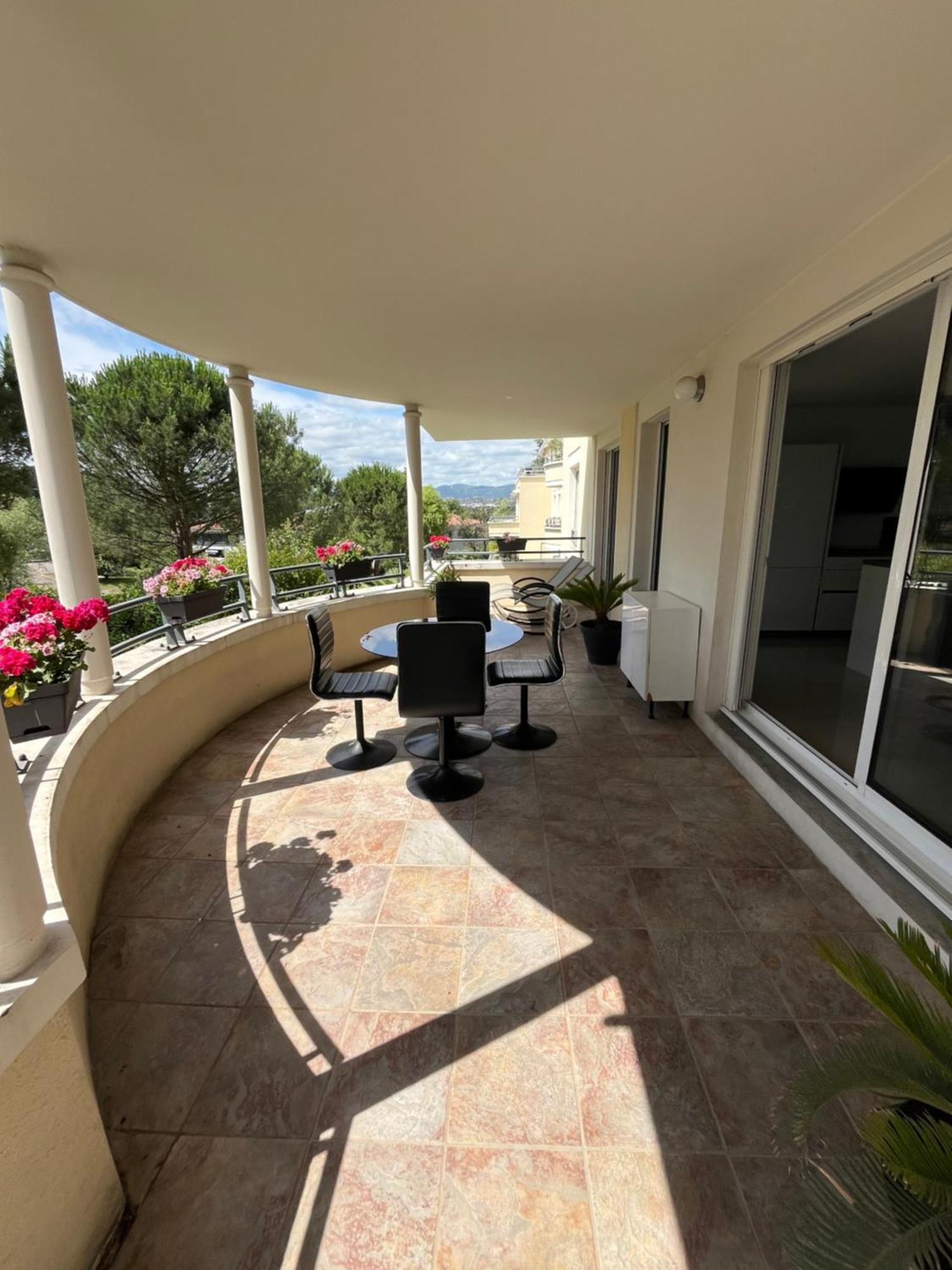 Appartement Entierement Equipe 沙波尼埃雷斯·莱斯·巴 外观 照片